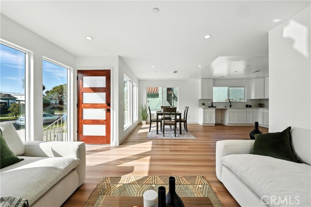 Detail Gallery Image 9 of 69 For 3031 Vineyard Ave, Los Angeles,  CA 90016 - – Beds | – Baths