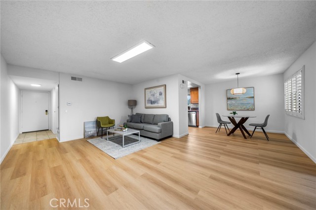 Detail Gallery Image 3 of 16 For 13212 La Jolla 307b,  La Mirada,  CA 90638 - 1 Beds | 1 Baths