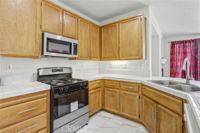 9209 Rosecut Court, Sacramento CA: https://media.crmls.org/medias/3a70f53b-f7c1-4d7a-847f-768315ca920b.jpg