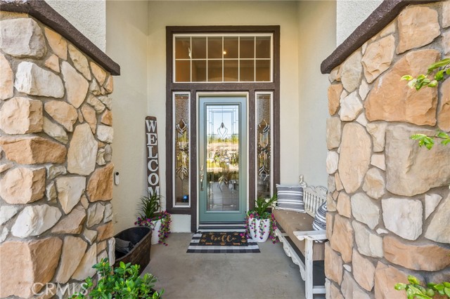 Detail Gallery Image 4 of 46 For 23799 Brookside Ct, Murrieta,  CA 92562 - 6 Beds | 3/1 Baths