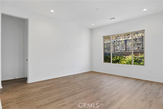 Detail Gallery Image 7 of 26 For 11920 Shadeland, Corona,  CA 92883 - 2 Beds | 2 Baths