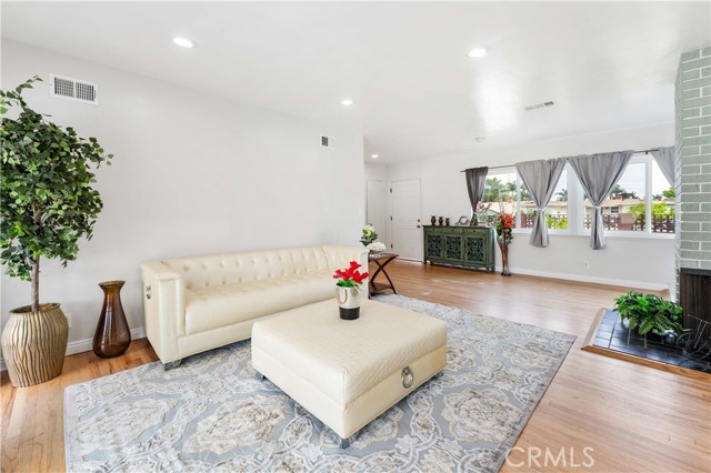 2106 W Judith Lane, Anaheim CA: https://media.crmls.org/medias/3a71b345-0796-45c2-980a-1b5002b6dc43.jpg