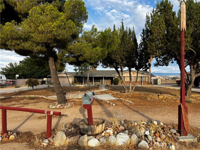 Detail Gallery Image 1 of 36 For 7795 E Ave, Hesperia,  CA 92345 - 4 Beds | 2/1 Baths