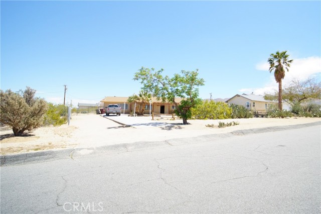 Detail Gallery Image 18 of 27 For 6943 Ivanpah Ave, Twentynine Palms,  CA 92277 - 3 Beds | 2 Baths