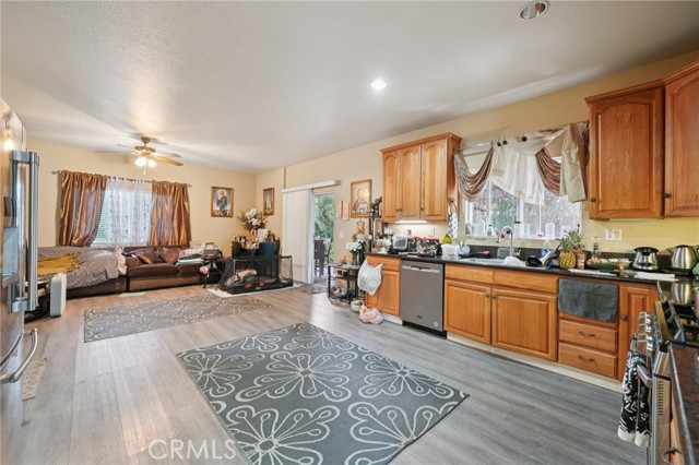 Detail Gallery Image 11 of 62 For 16638 Shuning Ct, Moreno Valley,  CA 92551 - 4 Beds | 3 Baths