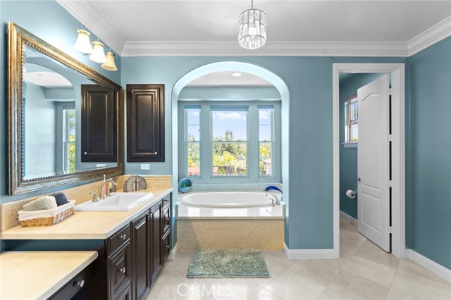 Image 34 of 48 For 15020 Applewood Court