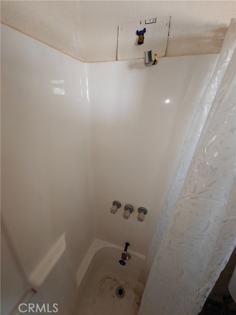 Detail Gallery Image 23 of 51 For 31576 Emerald Rd, Lucerne Valley,  CA 92356 - 1 Beds | 1 Baths