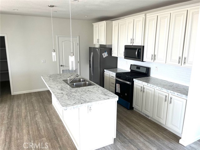 Detail Gallery Image 8 of 40 For 28135 Montana St, Menifee,  CA 92587 - 4 Beds | 2 Baths