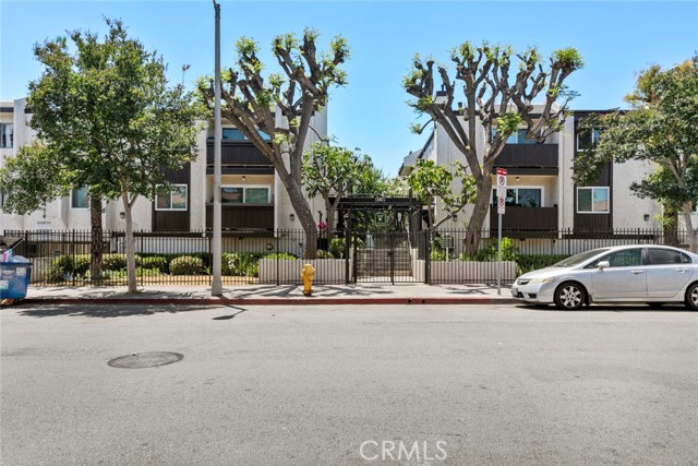 8801 Cedros Avenue, Panorama City CA: https://media.crmls.org/medias/3a77331b-91c0-4b82-9711-057cc06b5f03.jpg