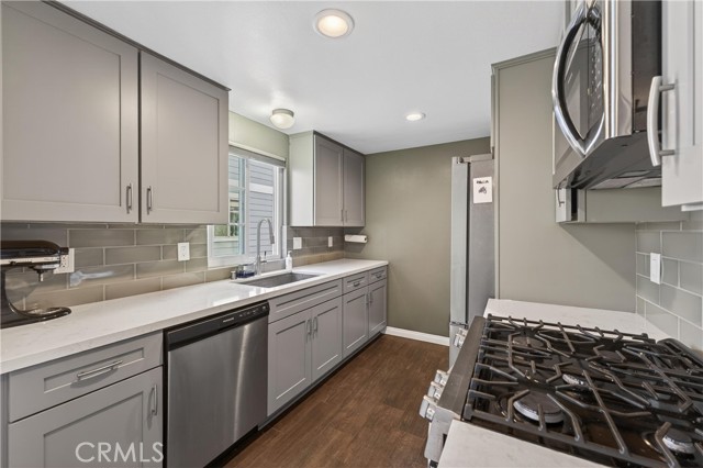 Detail Gallery Image 12 of 41 For 107 W Spring #C,  Long Beach,  CA 90806 - 2 Beds | 2/1 Baths