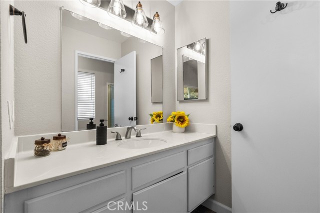 Detail Gallery Image 32 of 42 For 25114 Steinbeck #C,  Stevenson Ranch,  CA 91381 - 2 Beds | 2/1 Baths