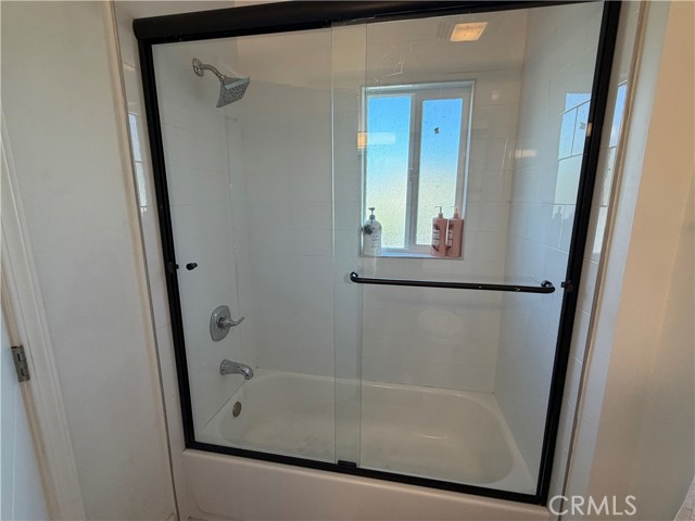 Detail Gallery Image 15 of 24 For 6725 Belmar Ave, Reseda,  CA 91335 - 4 Beds | 2 Baths