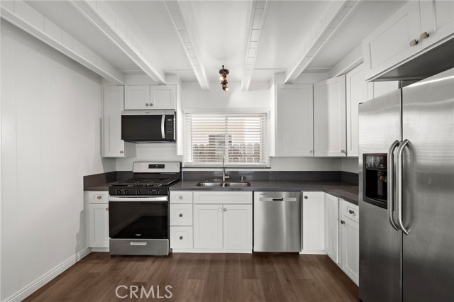 Detail Gallery Image 7 of 13 For 3212 2nd Ave, Corona Del Mar,  CA 92625 - 2 Beds | 2 Baths