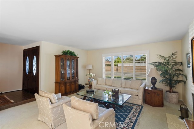 Detail Gallery Image 9 of 23 For 17642 Medford Ave, Tustin,  CA 92780 - 4 Beds | 2 Baths