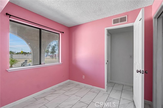 16474 Karen Road, Madera CA: https://media.crmls.org/medias/3a790e78-8626-48f1-8262-75591d4eddc4.jpg