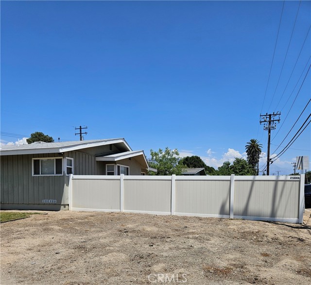 Detail Gallery Image 3 of 17 For 25446 Pumalo St, San Bernardino,  CA 92404 - 3 Beds | 2 Baths