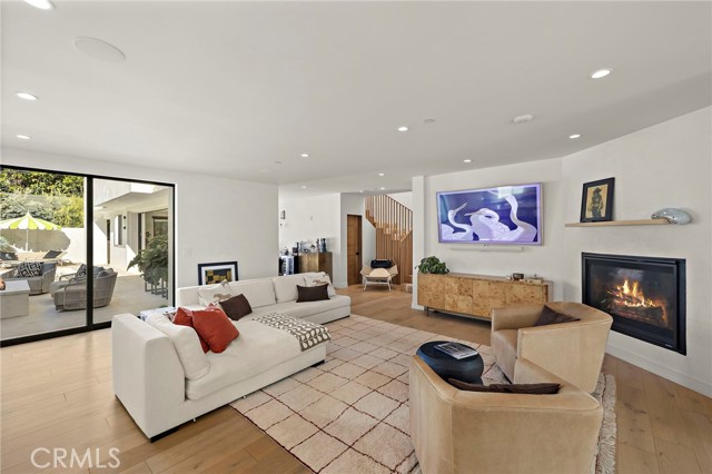 Detail Gallery Image 8 of 10 For 228 W Avenida Cordoba, San Clemente,  CA 92672 - 5 Beds | 4/1 Baths