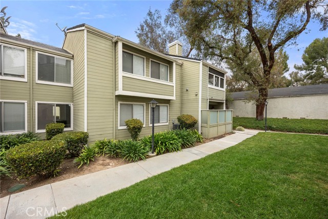 Detail Gallery Image 5 of 30 For 5814 Old Village Rd #216,  Yorba Linda,  CA 92887 - 3 Beds | 2 Baths