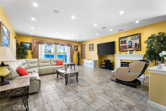 Detail Gallery Image 11 of 25 For 22763 Hialeah Way, Chatsworth,  CA 91311 - 6 Beds | 7/1 Baths