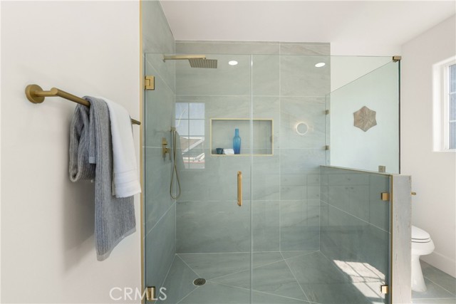 5732 Hillcrest Drive, Los Angeles CA: https://media.crmls.org/medias/3a7a96b3-bb2d-4e11-9e3c-77215f21c215.jpg