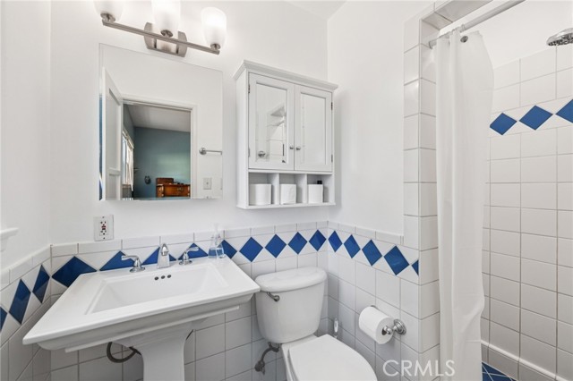 Detail Gallery Image 38 of 58 For 17006 Cantara St, Lake Balboa,  CA 91406 - 3 Beds | 2 Baths