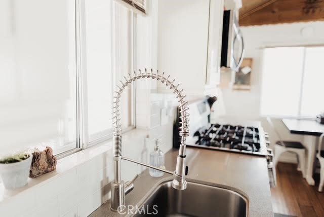 1029 W Aeroplane Boulevard, Big Bear City CA: https://media.crmls.org/medias/3a7c2663-2a4e-43e6-9d5a-f91c83640a90.jpg