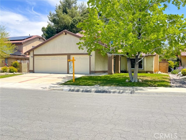 43856 Windsor Place, Lancaster CA: https://media.crmls.org/medias/3a7c58ef-e7cf-49a1-89ed-953787846f95.jpg
