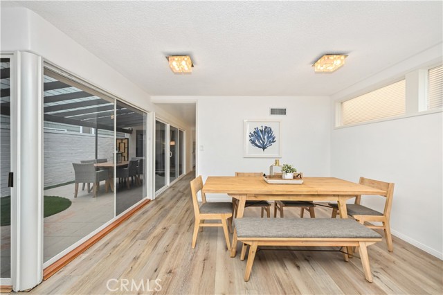 Detail Gallery Image 5 of 17 For 121 E Bay Front, Newport Beach,  CA 92662 - 3 Beds | 2 Baths