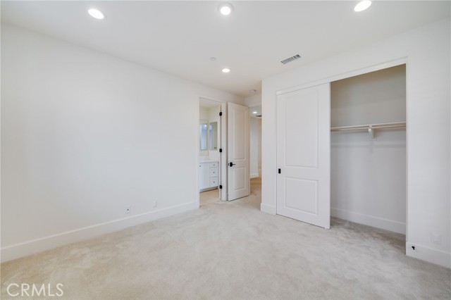 Detail Gallery Image 33 of 40 For 214 Parkwood, Irvine,  CA 92620 - 5 Beds | 5/1 Baths