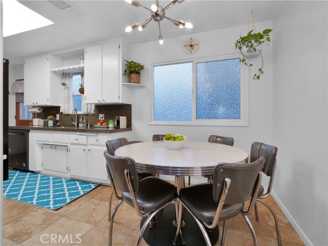 1714 Belmont Lane, Redondo Beach, California 90278, 3 Bedrooms Bedrooms, ,1 BathroomBathrooms,Residential,Sold,Belmont,PV21205045