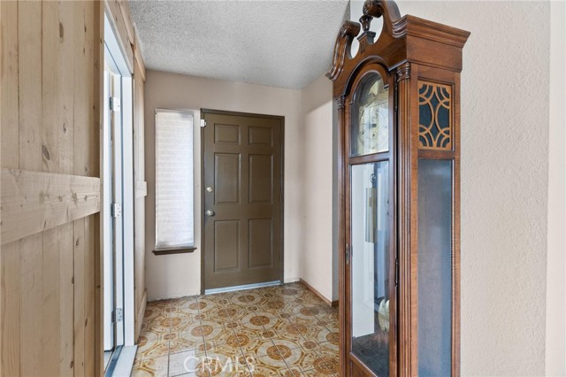 Detail Gallery Image 12 of 32 For 4496 Shetland Ln, Jurupa Valley,  CA 92509 - 3 Beds | 2 Baths