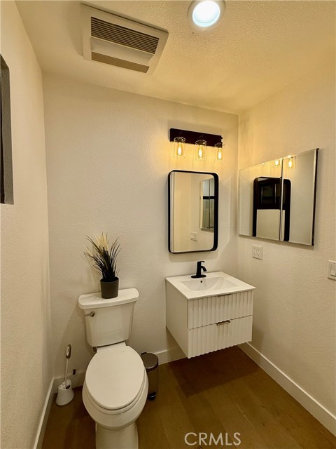 17037 Covello Street, Van Nuys CA: https://media.crmls.org/medias/3a7f13c3-c193-48a3-816c-94f44d56da85.jpg
