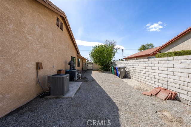 Image 41 of 55 For 43922 Warner Trail