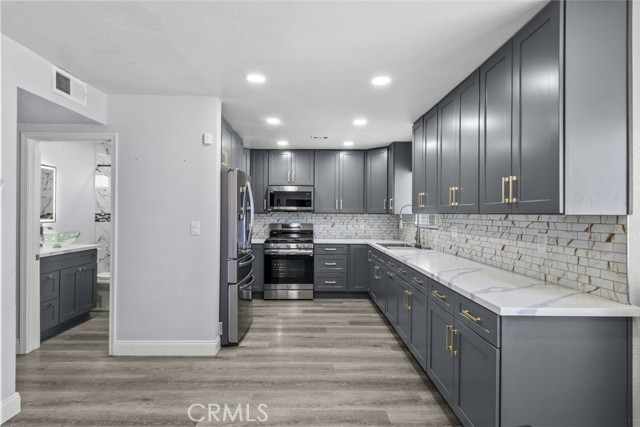 Detail Gallery Image 11 of 32 For 5122 W Avenue L, Lancaster,  CA 93536 - 3 Beds | 2 Baths