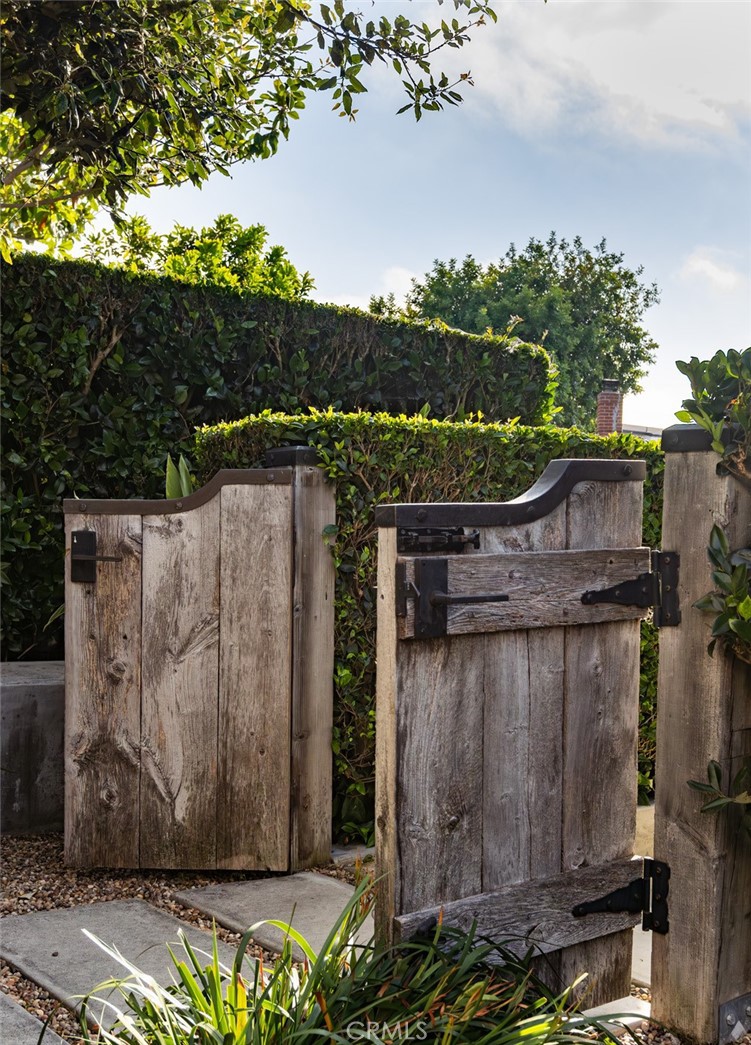 MLS #OC25127533 img 56