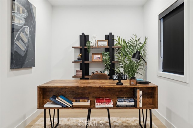 6105 Bellingham Avenue, North Hollywood CA: https://media.crmls.org/medias/3a81d5f3-edad-4a89-a78d-a58afb977950.jpg