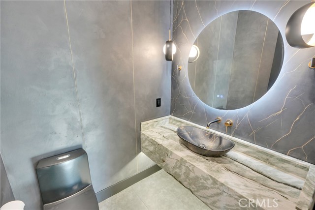 Detail Gallery Image 38 of 53 For 7714 Lasaine Ave, Northridge,  CA 91325 - 3 Beds | 3/1 Baths