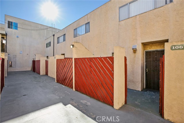 Detail Gallery Image 4 of 51 For 1725 Neil Armstrong St #106,  Montebello,  CA 90640 - 2 Beds | 1/1 Baths