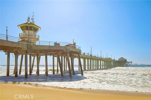 21254 Lorca Circle, Huntington Beach CA: https://media.crmls.org/medias/3a8331a1-becf-455a-8d23-657fdb1b420e.jpg