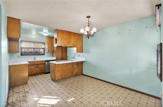 Detail Gallery Image 6 of 32 For 1405 Piute, Barstow,  CA 92311 - 3 Beds | 2 Baths