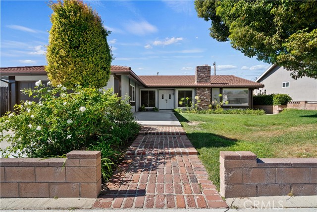 Detail Gallery Image 4 of 35 For 2771 Loraine Pl, Simi Valley,  CA 93065 - 4 Beds | 2/1 Baths