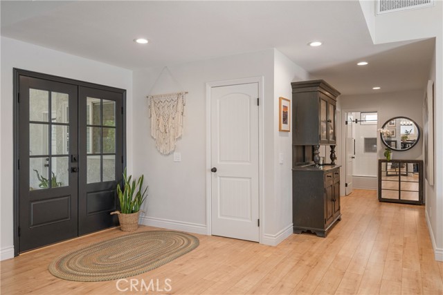 Detail Gallery Image 18 of 61 For 13822 Henstridge Cir, Tustin,  CA 92780 - 4 Beds | 3 Baths