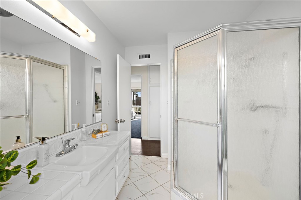 MLS #OC25245403 image #8