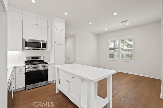 Detail Gallery Image 19 of 31 For 753 Spring Gdn, Irvine,  CA 92618 - 2 Beds | 2 Baths