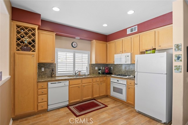 8383 E Arrowhead Way, Anaheim Hills CA: https://media.crmls.org/medias/3a8625e9-3b56-40f8-9cc8-a27afe0b4a15.jpg