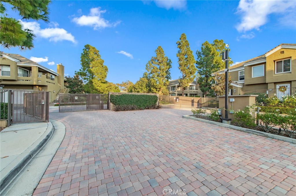 MLS #OC25264266 image #20