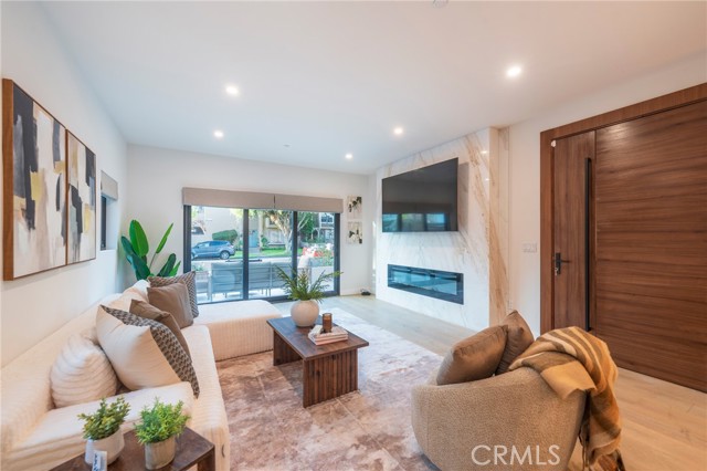 Detail Gallery Image 17 of 49 For 422 20th St, Huntington Beach,  CA 92648 - 3 Beds | 4/1 Baths