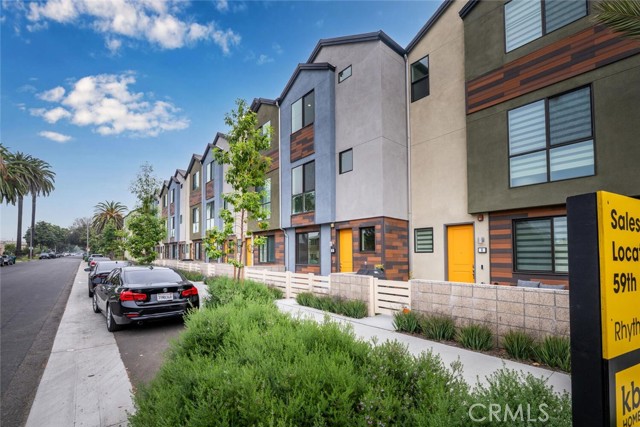 Detail Gallery Image 5 of 63 For 5860 Linden #8,  Long Beach,  CA 90805 - 3 Beds | 2/1 Baths