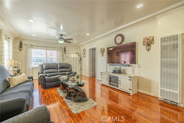 Detail Gallery Image 6 of 14 For 1000 N Mayo, Compton,  CA 90221 - 3 Beds | 1 Baths