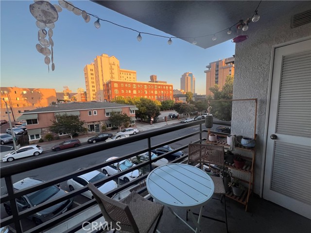Detail Gallery Image 11 of 17 For 327 Chestnut Ave #201,  Long Beach,  CA 90802 - 2 Beds | 2 Baths